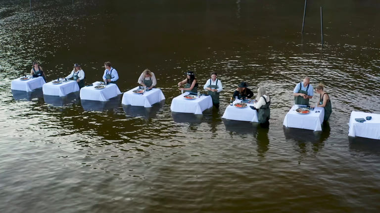 In water dining 2